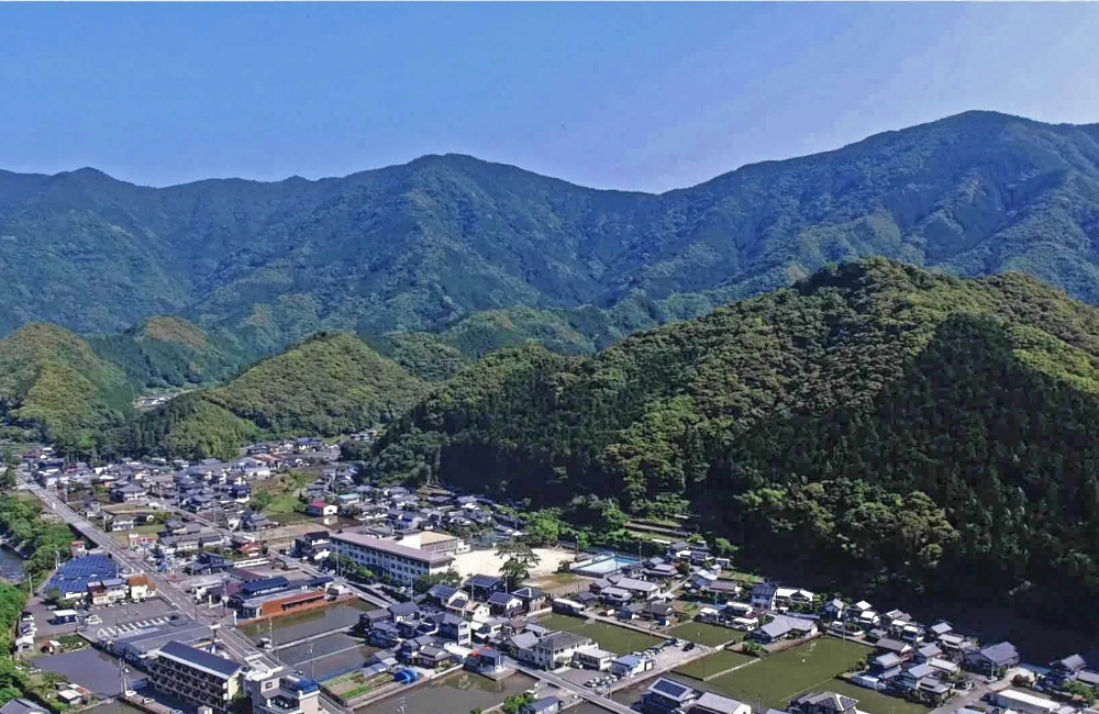 10.姫野々城跡遠景_切り抜き.jpg